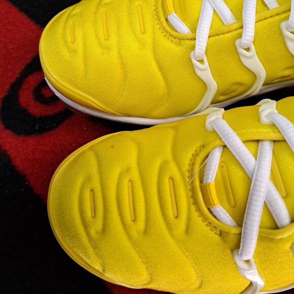 Size 8 Nike Air VaporMax Plus CU4907-700 Women Sneakers Yellow Running Shoes - Picture 8 of 14